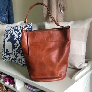 Madewell Lisbon o-ring bucket bag. Used condition.